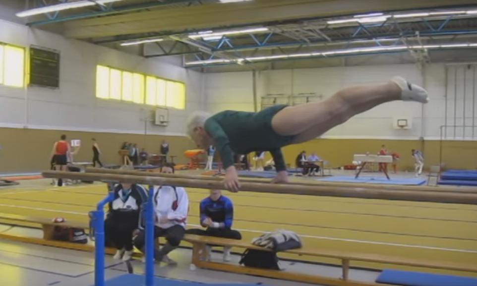 Cette dame fait encore de la gymnastique en compétition à plus de 86 ans