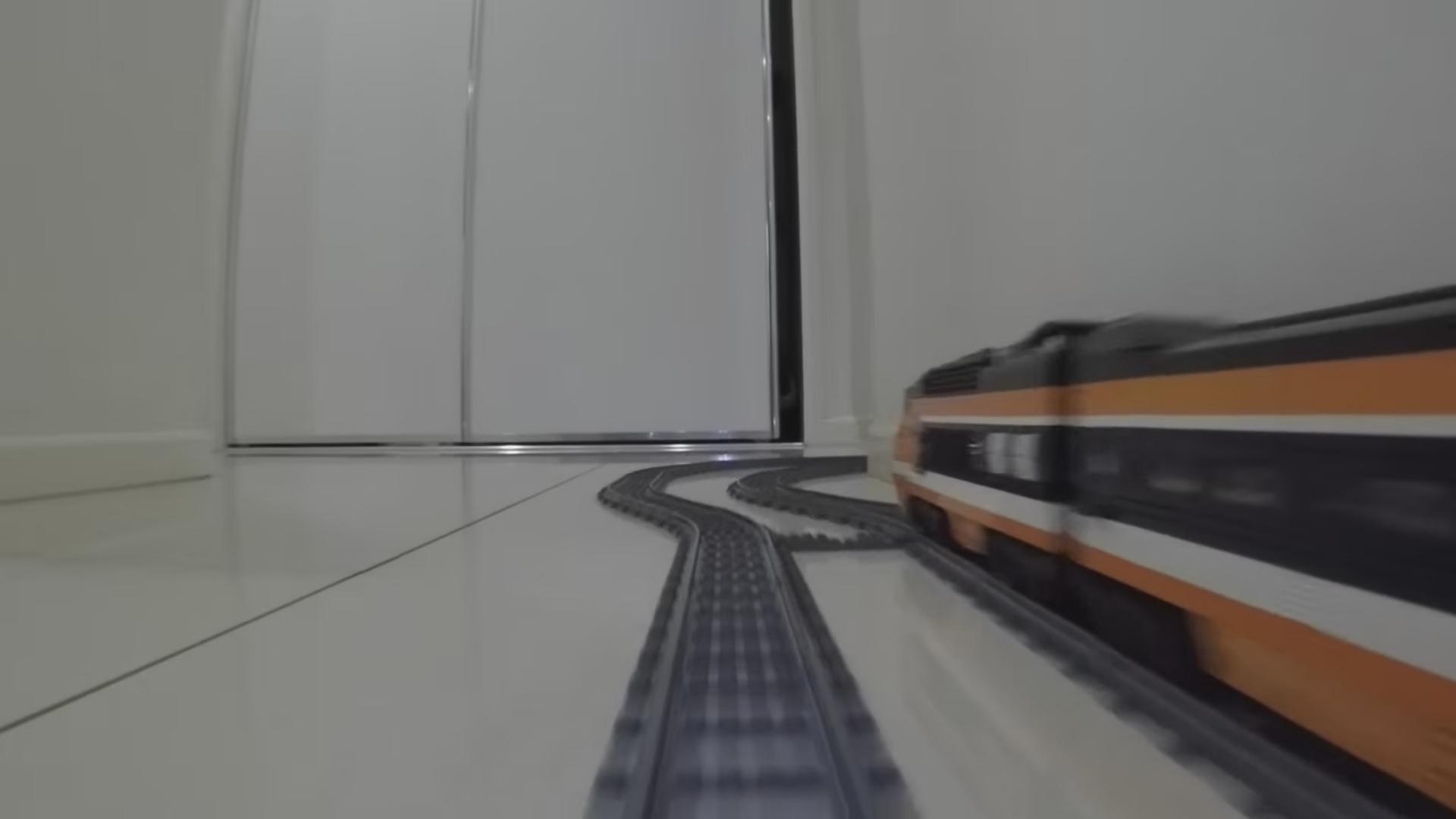 Merveilleux voyage à bord d'un train miniature